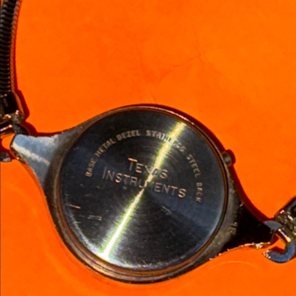 Lower Price. Vintage Texas Instruments Red LED Watch - Picture 3 of 5